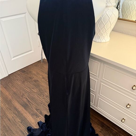 NWT Betsy & Adam Tiered Ruffle High-Low Velvet Gown - Picture 7 of 10